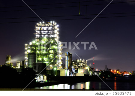 神奈川県川崎市 京浜工業地帯の工場夜景 神奈川県川崎市 京浜工業地帯の工場夜景 55935473
