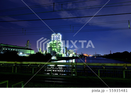 神奈川県川崎市 京浜工業地帯の工場夜景 神奈川県川崎市 京浜工業地帯の工場夜景 55935481