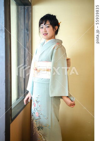 着物を着た女性 着物を着た女性 55939835