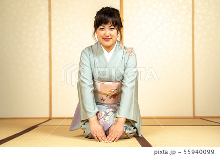 着物を着た女性 着物を着た女性 55940099