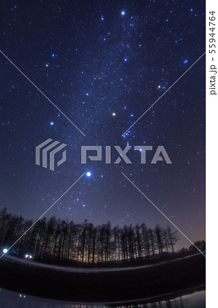 夜空 綺麗な夜空 の画像素材 ピクスタ