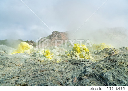 硫黄山のガス噴出孔 55948436