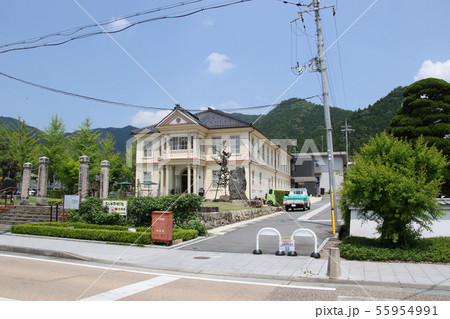 たんば黎明館 旧氷上高等小学校校舎 丹波市柏原町 遠景 たんば黎明館 旧氷上高等小学校校舎 丹波市柏原町 遠景 55954991