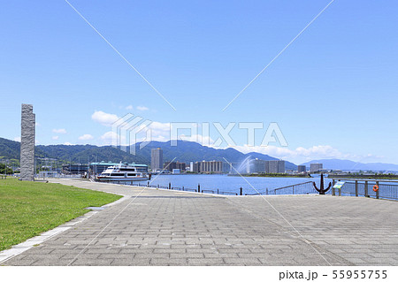 滋賀県 琵琶湖 びわこ花噴水の写真素材