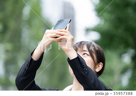 【スマホ撮影】新入社員・就職活動学生 【スマホ撮影】新入社員・就職活動学生 55957388