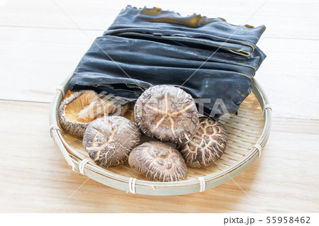 干し椎茸と昆布 干し椎茸と昆布 55958462