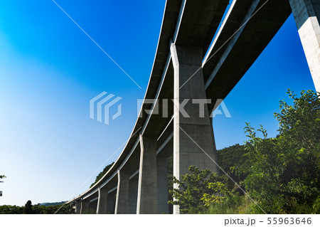 山形自動車道の高架橋滑川橋 55963646