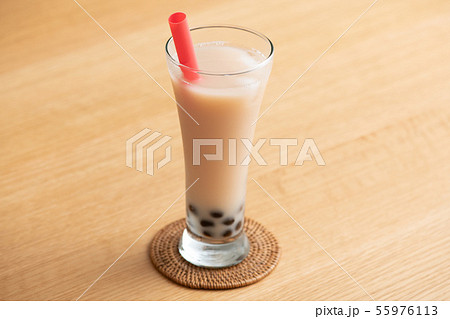 タピオカミルクティー　ブラックタピオカ　飲み物　タピオカドリンク 55976113