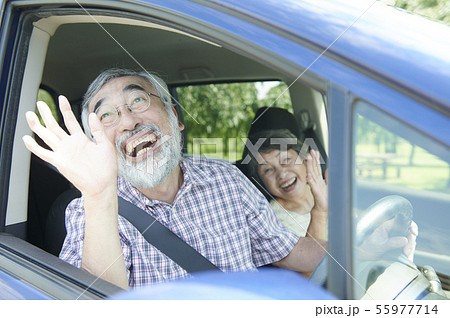 高齢者　安全運転 55977714