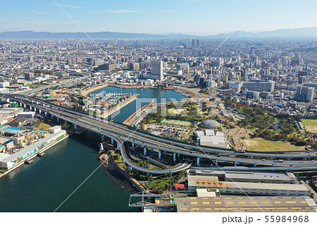 堺市の阪神高速湾岸線の上空空撮 堺市の阪神高速湾岸線の上空空撮 55984968