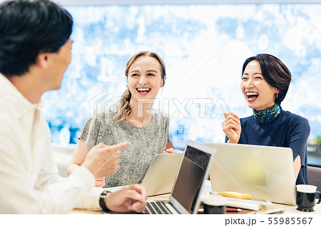ビジネス グローバル ダイバーシティ 打合せ ビジネス グローバル ダイバーシティ 打合せ 55985567