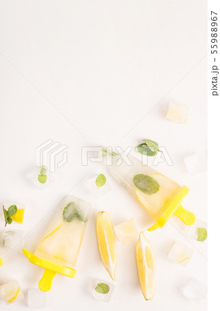 Natural Vegan Lemon Ice Cream with Mint 55988967