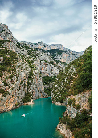 Cliffs on the Verdon River Cliffs on the Verdon River 55991819