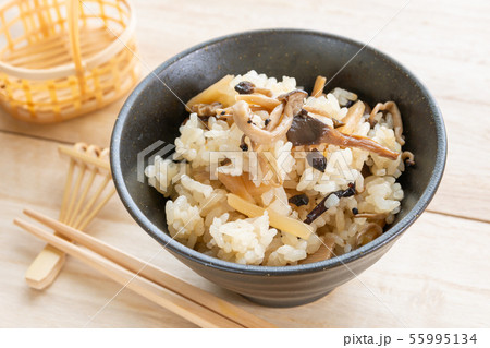 きのこご飯 55995134