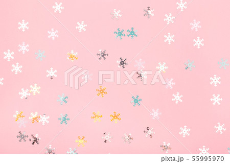 Creamy background with snowflakes 55995970