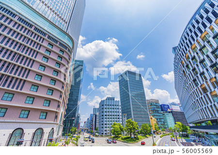 大阪 キタ 阪急前交差点付近 大阪 キタ 阪急前交差点付近 56005569