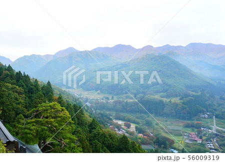 立石寺　紅葉　山形県 56009319