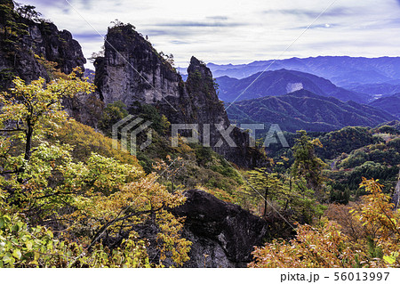 (群馬県)妙義山 日暮の景(ひぐらしのけい) 秋 (群馬県)妙義山 日暮の景(ひぐらしのけい) 秋 56013997