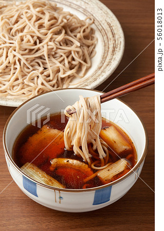 つけ汁の鴨南蛮そば つけ汁の鴨南蛮そば 56018013