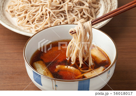 つけ汁の鴨南蛮そば つけ汁の鴨南蛮そば 56018017