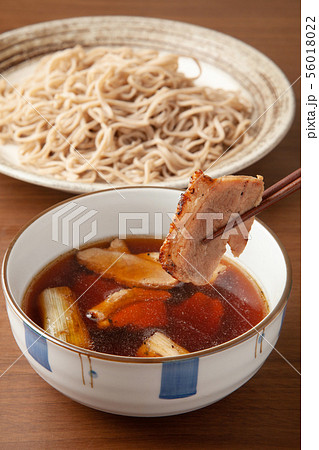 つけ汁の鴨南蛮そば 56018022