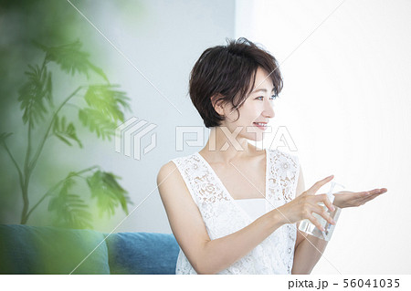 女性 ビューティー ヘアケア ヘア 女性 ビューティー ヘアケア ヘア 56041035