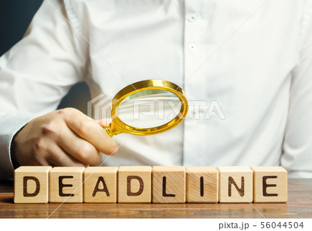 Wooden blocks with the word Deadline Wooden blocks with the word Deadline 56044504