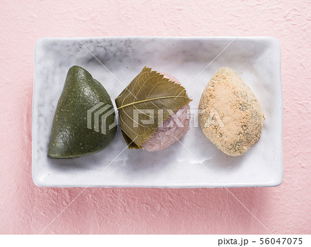 桜餅と草餅と鶯餅 桜餅と草餅と鶯餅 56047075