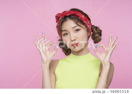 女性　ビューティー　 56065319