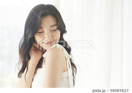 女性　ビューティー 56065627