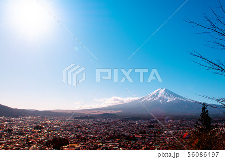 Snow covered Mount Fuji and blue sky autumn view 56086497