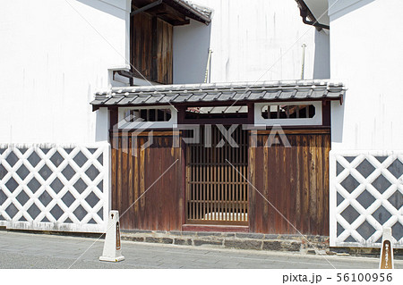 萩浜崎地区街並み保存地区の建物裏門 56100956