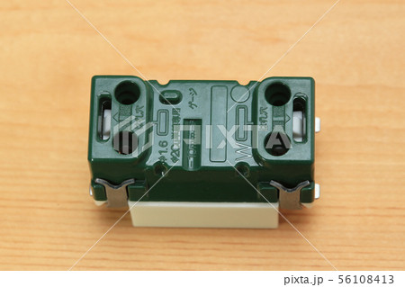 埋込コンセント 56108413