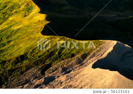 Close up bromo mountain 56123101