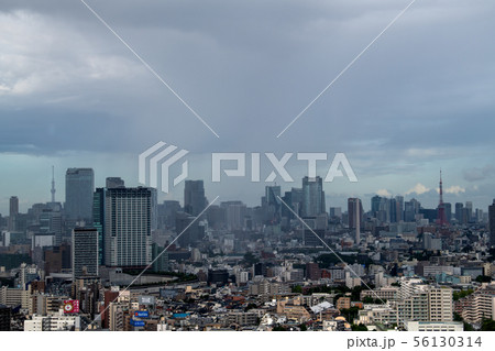 日本の東京都市景観 都心を通過する雨雲・大型台風10号の接近で、首都圏にも影響/雨雲関連P6S-6 日本の東京都市景観 都心を通過する雨雲・大型台風10号の接近で、首都圏にも影響/雨雲関連P6S-6 56130314