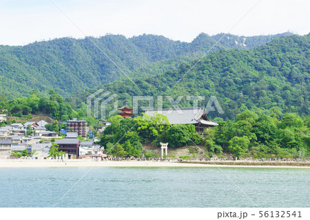 宮島へ向かうフェリーからの眺め 56132541