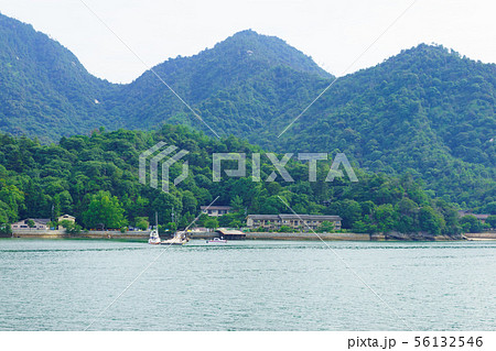 宮島へ向かうフェリーからの眺め 56132546