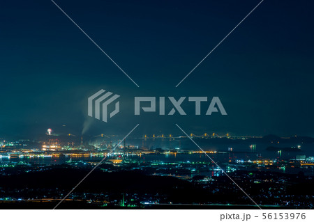 瀬戸内海の夜景　【水島コンビナートと瀬戸大橋】 56153976