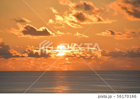 奄美大島大浜海岸の夕日の写真素材