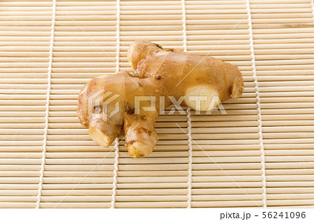 巻き簀においた生姜 巻き簀においた生姜 56241096