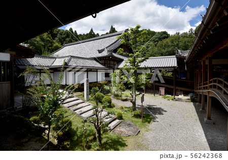 西教寺　書院と回廊 56242368