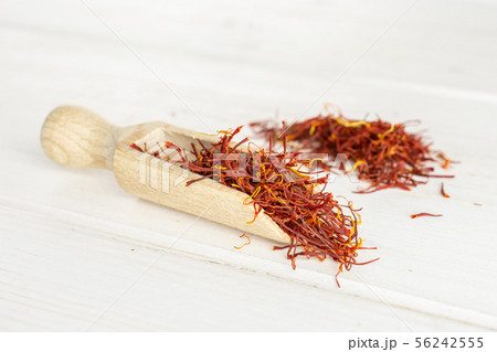 Dry shaffron thread on grey wood Dry shaffron thread on grey wood 56242555