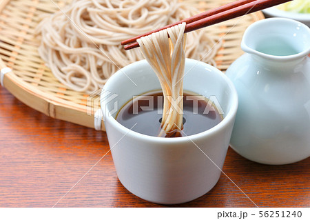 国産そば粉(更科そば)のざるそば、ざる蕎麦、ざるソバ、更科そば、更科ソバ、更科蕎麦、和の麺料理。 国産そば粉(更科そば)のざるそば、ざる蕎麦、ざるソバ、更科そば、更科ソバ、更科蕎麦、和の麺料理。 56251240