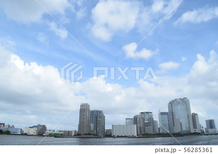 都会のビル風景 56285361