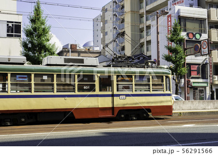 路面電車　とさでん交通伊野線　国道32号　高知県高知市 56291566
