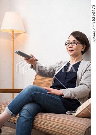 シニア女性 シニア女性 56293478