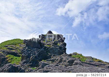 岩場の鳥居 56297214