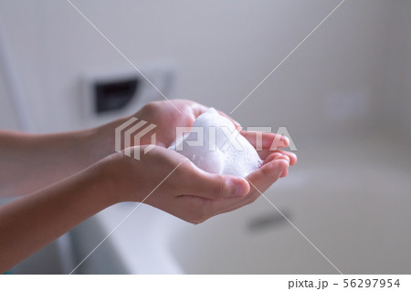 ふわふわもこもこの泡 ふわふわもこもこの泡 56297954