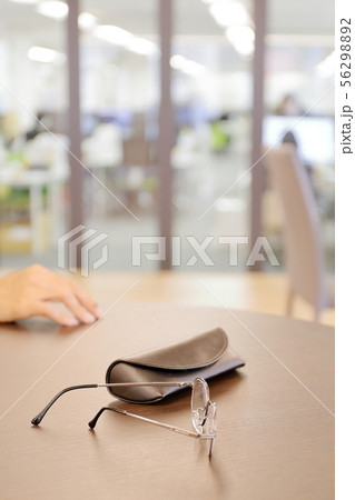 メガネケース 56298892