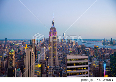 Looking South from the top of Manhattans midtown 56309603